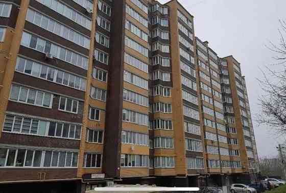 1к, Новобудова, середній поверх, простора квартира Хмельницький