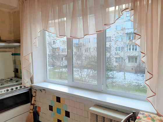 Сдается 2-х комнатная на Алишера Навои 59 (Воскресенка) Киев