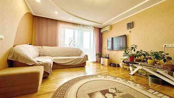 Продам 3-х комнатную квартиру в Новомосковске, район Ромин двор Новомосковськ