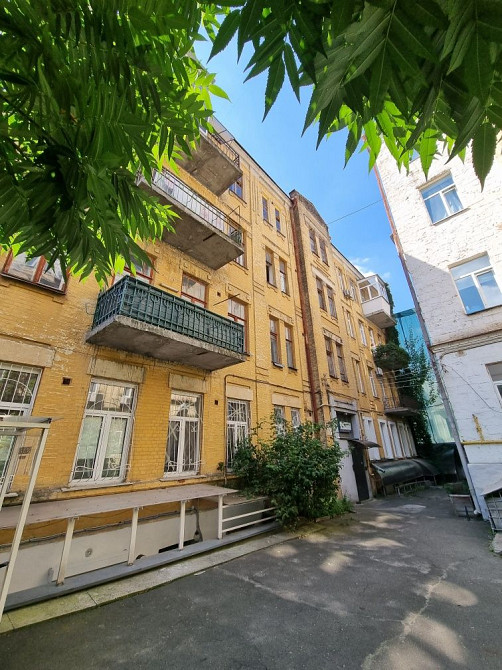 м Золоті Ворота. Рейтерська. Шевченковський . 2 к 57 метрів . Київ - зображення 3