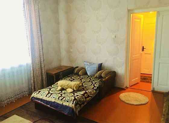 Квартира  3-х кімнатна + гараж комора присадибна ділянка поле Березно