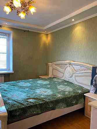 Продам 4-кімнатну квартиру з індивідуальним опаленням Кам`янець-Подільський