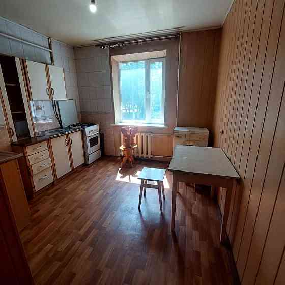 Продам 2- х кімнатну квартиру в центрі міста Лозовая