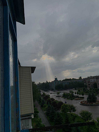 Продам 1 кімнатну квартиру в центрі міста вид на площу Новомосковськ Новомосковськ - зображення 2
