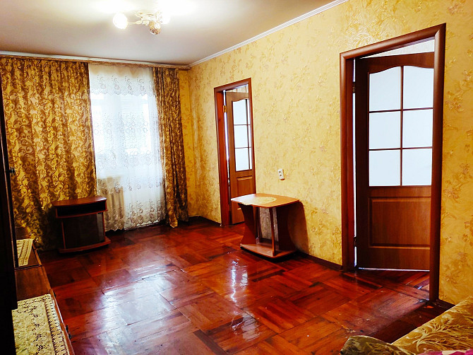 Продам 4 комнатную квартиру в центре Чугуева Чугуїв - зображення 1