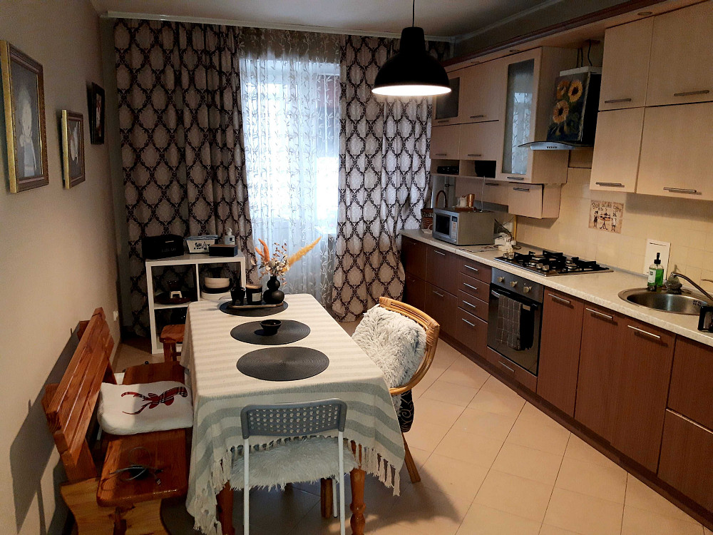 Просторная 1-ком г. Буча ул. Тарасовская район Лесной Бучи, общ. 60 м2 Буча - изображение 1