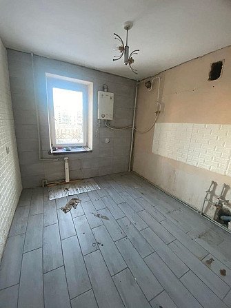 Продам 3-х кімнатну квартиру , р-н Київська Коростень - зображення 1