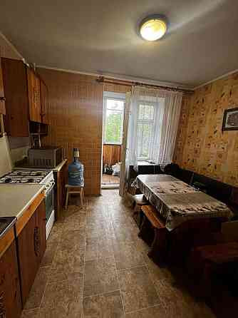 Продам трикімнатну квартиру на Орлова Ровно