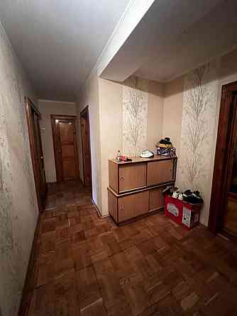 Продам трикімнатну квартиру на Орлова Ровно