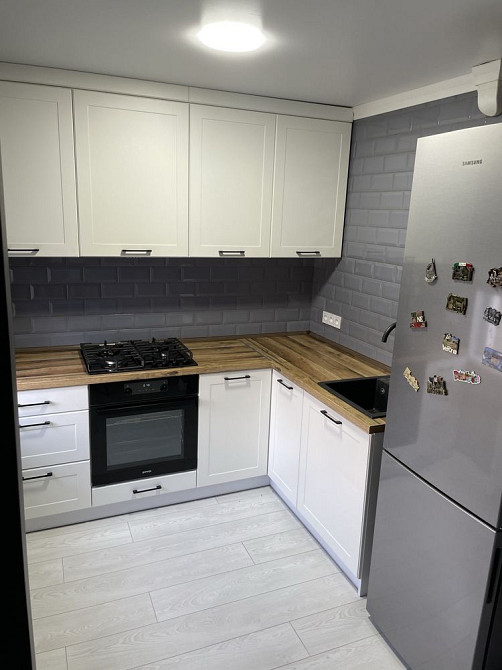 Цена до 10.06.Квартира 2-3х ком. 173 кв. Автотехникум Кривой Рог - изображение 1