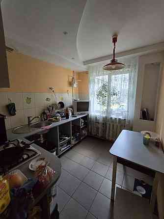 Продаж 3 кімнатної квартири в районі Митниці в жилому стані Черкассы