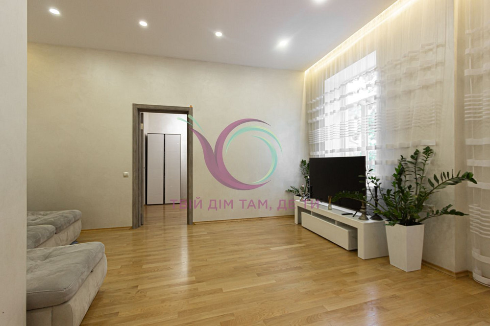 Двохрівнева квартира у центрі міста за вул. Драгоманова Львів - зображення 5