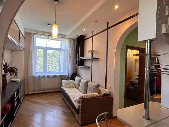 Продам 2 кімнатну квартиру з індивідуальним опаленням, з меблями! Кам`янець-Подільський