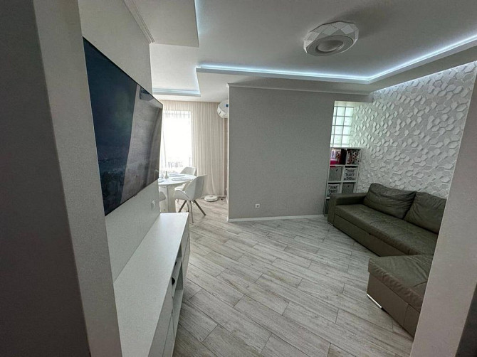 Продам двокімнатну сучасну квартиру в центрі міста.m Ровно - изображение 4