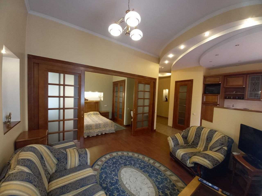 Клубний будинок вул Володимирська 77 Площа Українських Героїв Київ - зображення 1