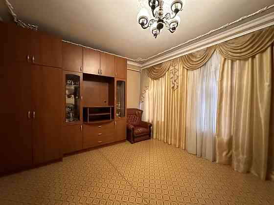 Сдаю квартиру в районе привоза  3 комнаты ул Старосенная Одесса