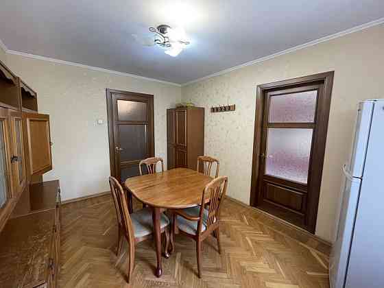 Продаю трехкомнатную квартиру на пр.Мира ( цветочный р-н и1 Николаев