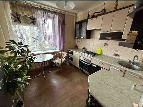Продам 3-х комнатную квартиру на Дзержинского Днепр