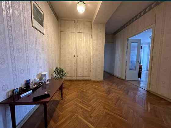 Продам 3-х комнатную квартиру на Дзержинского Днепр