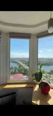 Продаж шикарної квартир з видом на озеро біля  станції метро Оболонь Київ