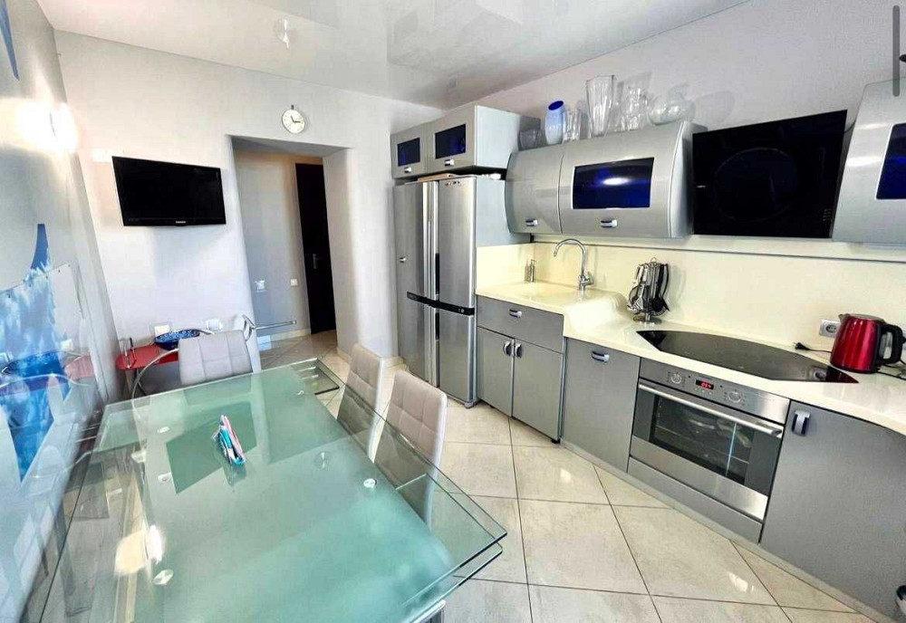 Оренда 3-кімн. бульвар Лесі Українки, 21 біля метро Печерська Київ - зображення 1