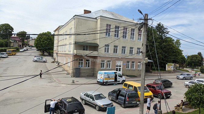 Квартира велика з гаражем і кладовкою в центрі міста Підгайці Підгайці (Луцький р-н) - зображення 4
