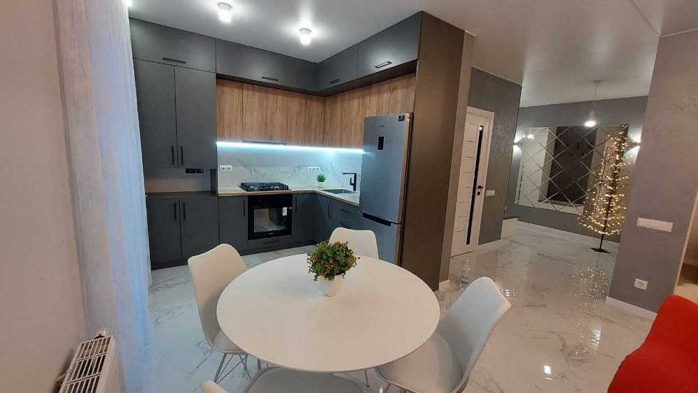 ВЛАСНИК оренда елітної 2к квартири "клубне містечко 12" Івано-Франківськ - зображення 1