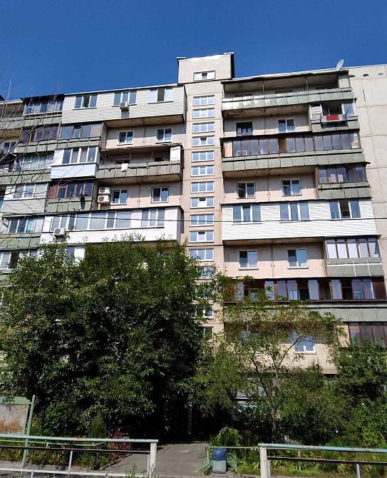 Березняки. Продам 3-кімнатну з капітальним ремонтом на Миколайчука 3/1 Київ - зображення 1