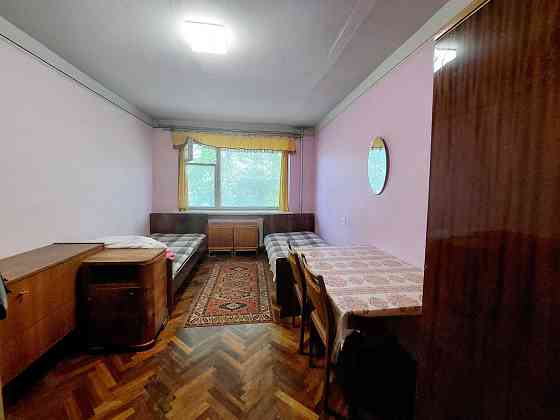 продаж 2к. Лазаренка, поряд Стрийський парк Lviv