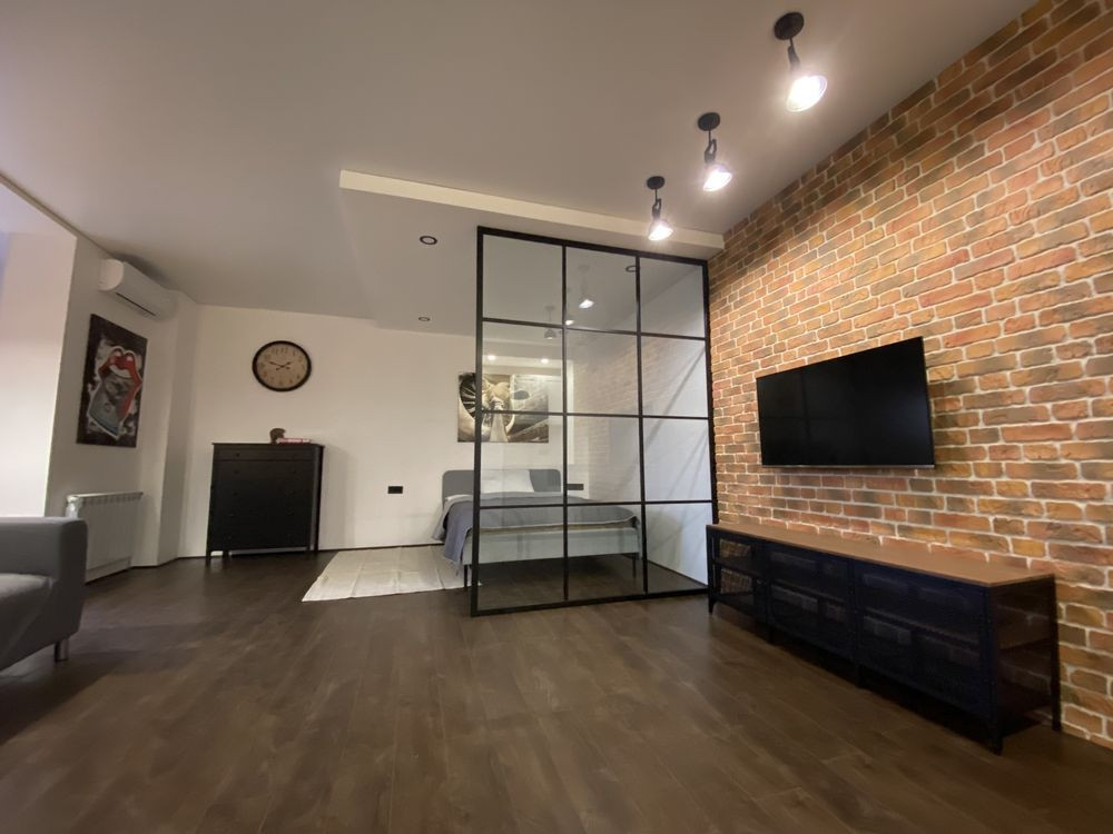 Квартира 53м2, Деловая 2-б Олимпийская, Центр Киев - изображение 1