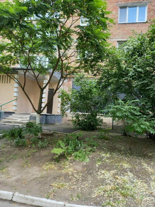 Трикімнатна квартира в Голосївському районі Киев - изображение 1