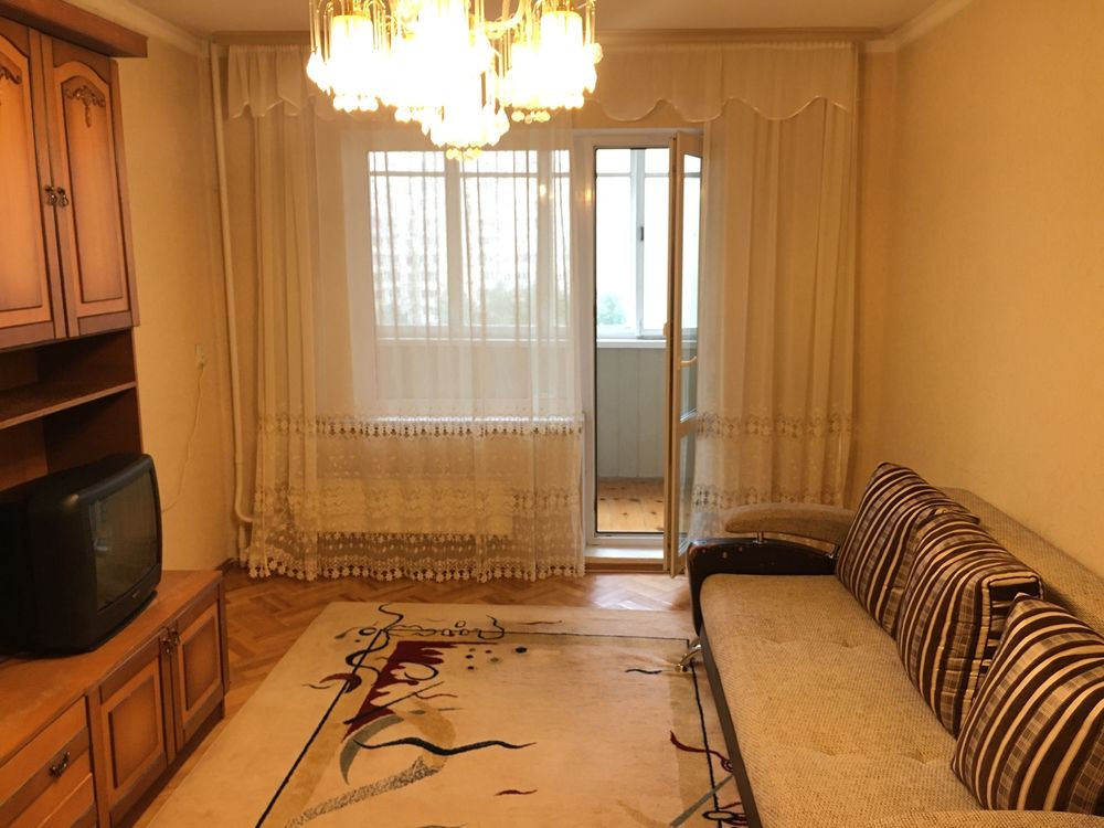 Трехкомнатная Ушакова Беличи Академгородок Святошинский Київ - зображення 1