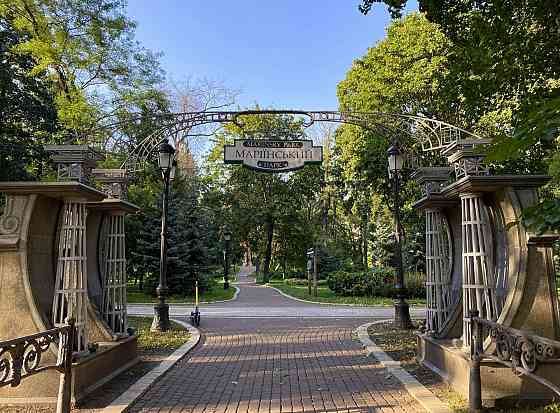 Грушевського д9. Арсенальна. Історичний центр Kyiv