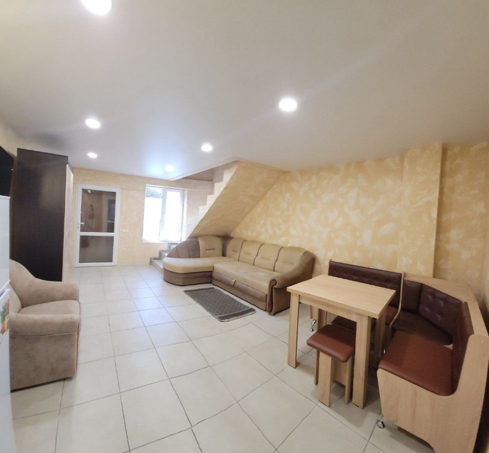 Оренда двоповерхової квартири (таунхаус) Черкаси - зображення 1