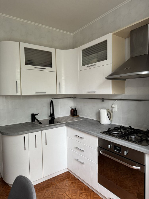 Продам 2-кімнатну квартиру. Троєщина. Вул. Сержа Лифаря 5 Погреби - зображення 5