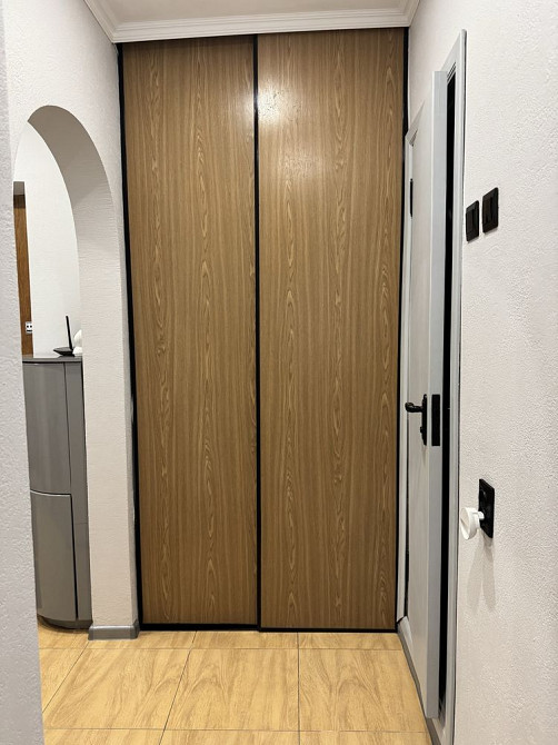 Продам 2-кімнатну квартиру. Троєщина. Вул. Сержа Лифаря 5 Погреби - зображення 4