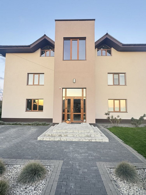 Продаж 4-х кімн.квартири за ціною 2-х кімн. Боратин - зображення 1