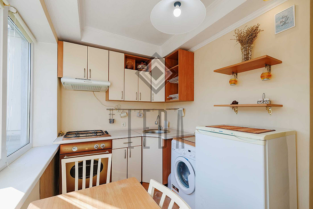 Продам 2к роздільну квартиру, вул. Космічна 3, метро Чернігівська Киев - изображение 3