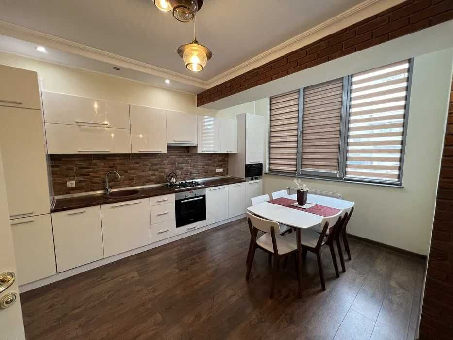 Оренда просторої квартири в ЖК Перлина Ужгород - зображення 1