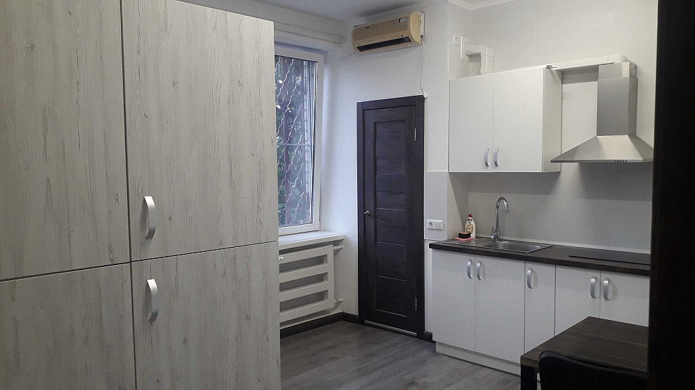 Центр. Район Панкратовского моста. Сдам 2 поряд  квартири 42 і 21 м.кв Херсон - зображення 2