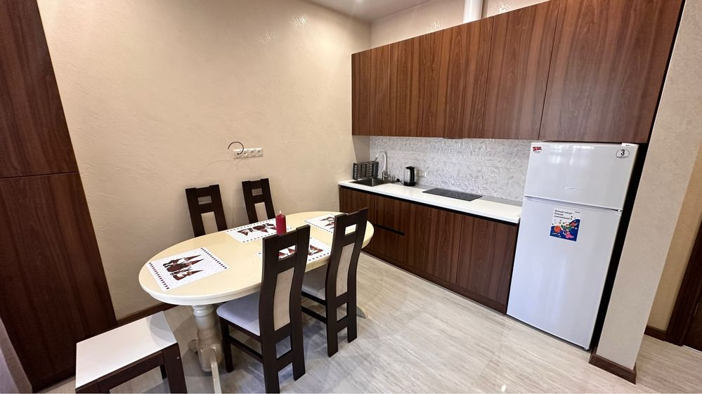 Новенька 2-о кімнатна квартира в Старому місті Каменец-Подольский - изображение 2