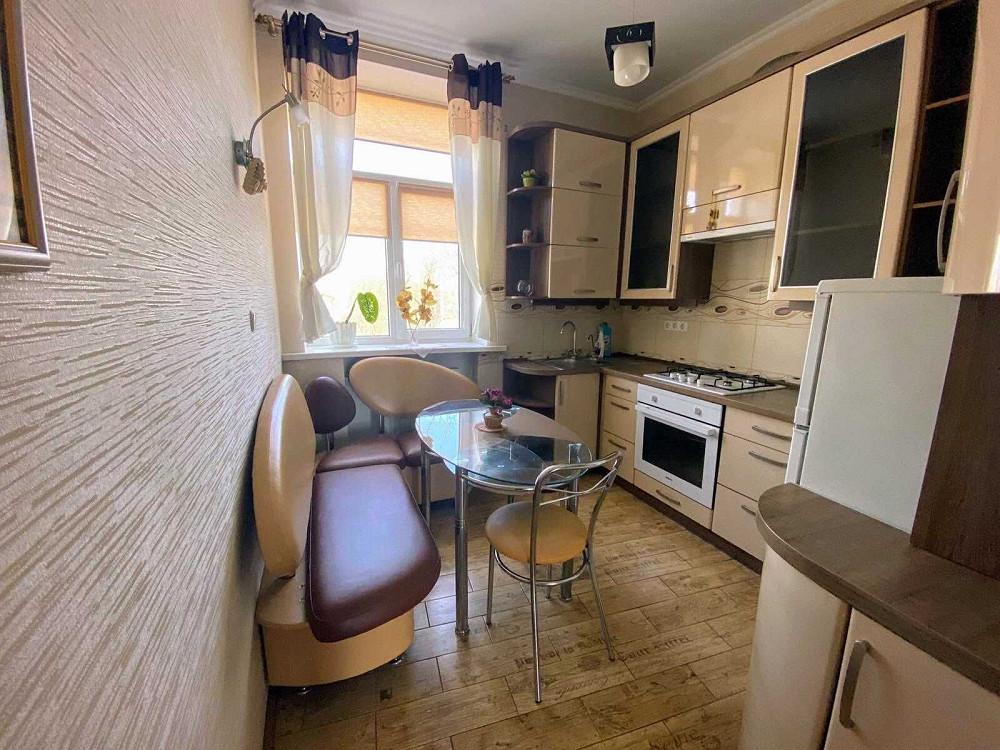 Здається чудова 2х кім. СТАЛІНКАв Центрі Чернигов - изображение 1