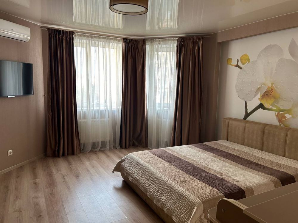 Двокімнатна 2к на центральній алеї біля фонтану ЖК Софія від власника Вишневое - изображение 1