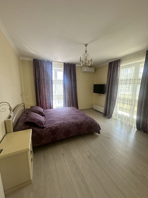 3х комнатная квартира на вишнеем Софиевская Борщаговка - изображение 1