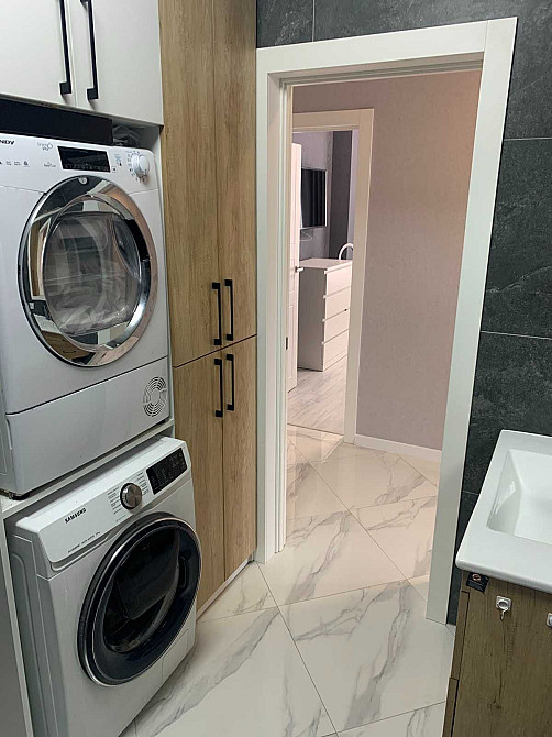 3 кімнатна з гарним ремонтом, меблями, технікою Центральний парк! Ірпінь - зображення 7