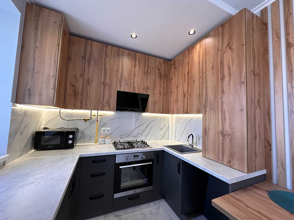 Продаж 1 кімнатної квартири з ремонтом, меблями і технікою! Угорники - зображення 1