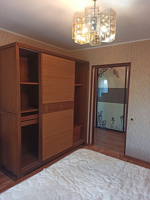 Простора 2-кімнатна квартира з меблями та технікою Чернігів - зображення 5