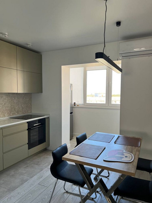 Простора 3 кімнтана квартира з новим ремонтом в Києві (лівий берег). Боярка - зображення 1