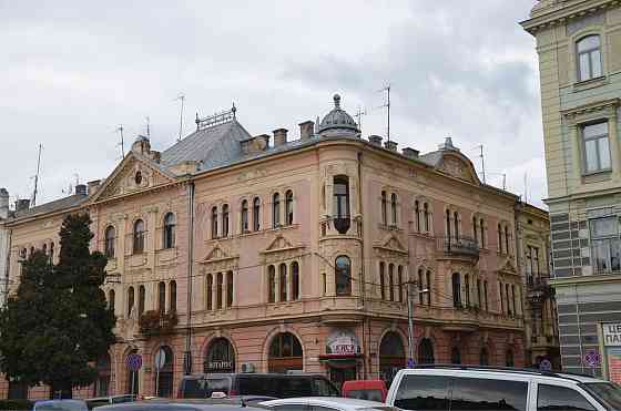 Продається затишна квартира в центрі міста , 3 спальні Chernivtsi