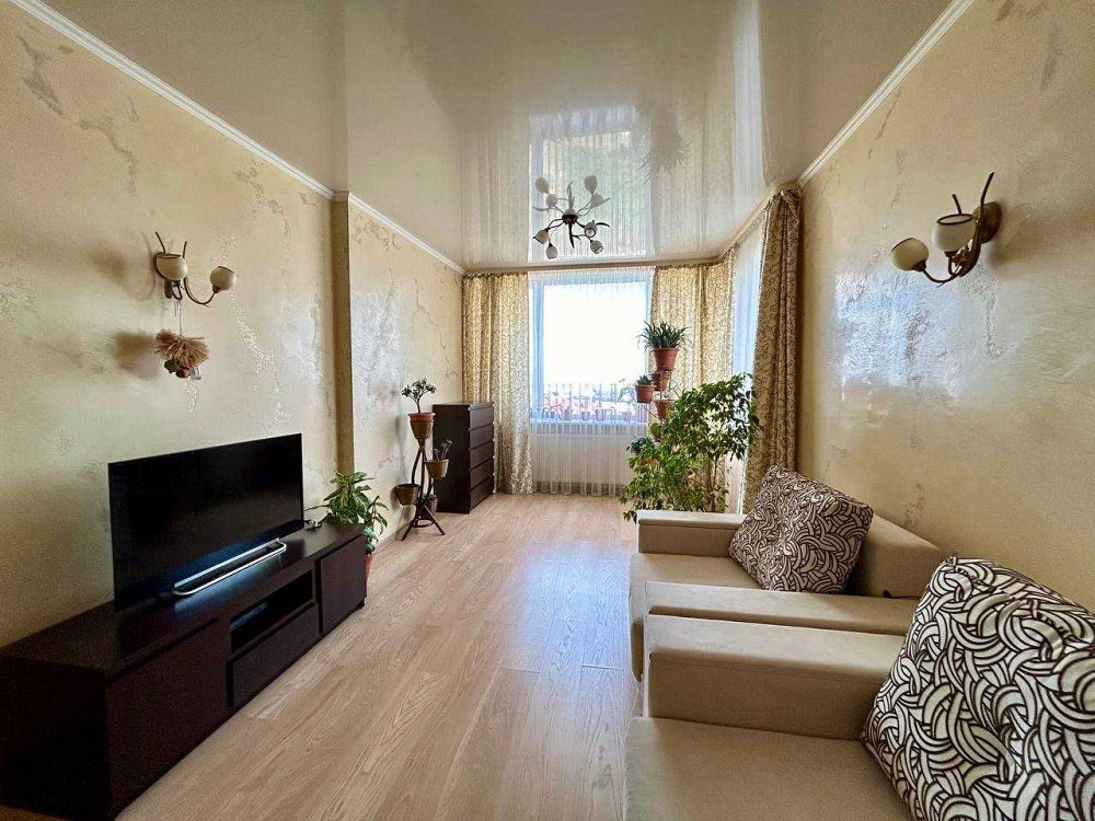 Продаж просторої 3-кімнатної квартири з автономним опаленням! Луцьк - зображення 1